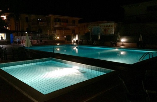 Scillichenti Condo | Discover Nuccio's House: Pet-Friendly with Ocean Views