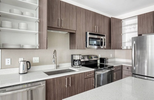 Jefferson Manor Apartment | Modern Potomac Yard 1BR: Pool, Pet-Friendly & Concierge