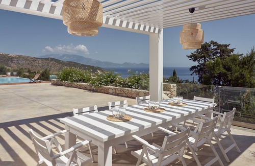 Korithi House | Elegant Private Villa with Infinity Pool for Your Getaway