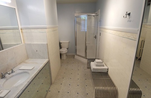 Laurium Hotel | Deluxe Queen Room with Scenic Park View and Pool Access