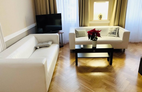 Nove Mesto House | Deluxe Residence at Dancing House with Kitchen & Netflix