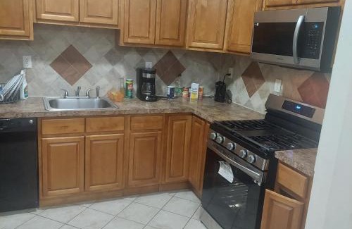 Jersey City Hostel | Deluxe Room E