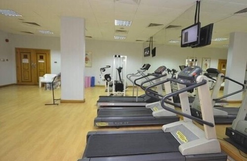 Al Danah Apartment | Elegant Room Near Capital Park with Spa & Hot Tub