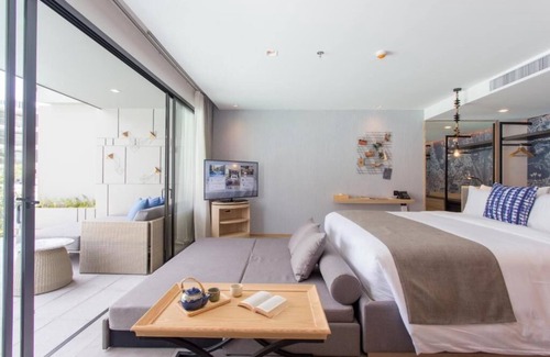 Khuekkhak Resort | Private Balcony Deluxe Room with Pool Access Awaits You