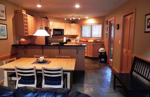 Okanagan-Similkameen Condo | Top-Rated Ski-In/Out Condo with Spa & Hot Tub Access