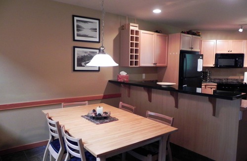 Okanagan-Similkameen Condo | Top-Rated Ski-In/Out Condo with Spa & Hot Tub Access