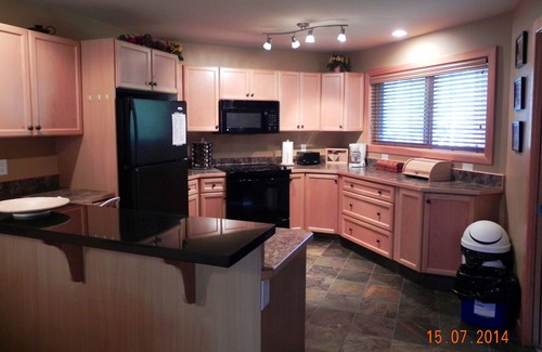 Okanagan-Similkameen Condo | Top-Rated Ski-In/Out Condo with Spa & Hot Tub Access