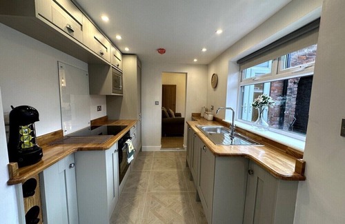 Hull House | Perfect Stays @ Libra Spaces: Pet Friendly & Family Ready