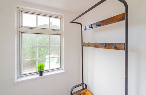 Heswall Apartment | Exceptional Deluxe Studio Annexe with Pool & Kitchen