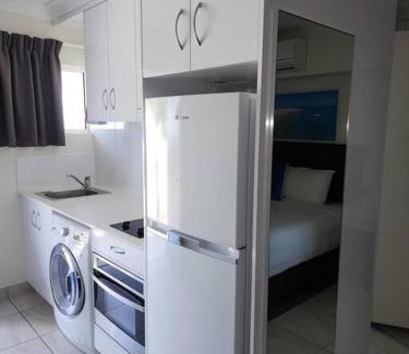 Emu Park Apartment | Relaxing Deluxe Studio with Pool Access for Memorable Stays