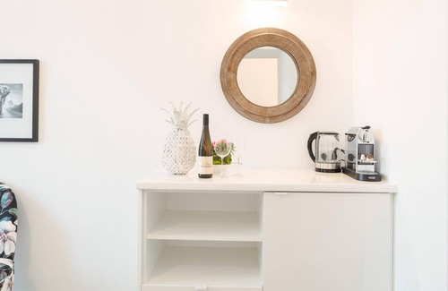 Krems an der Donau House | Deluxe Suite with air conditioning and private parking in the city centre and view