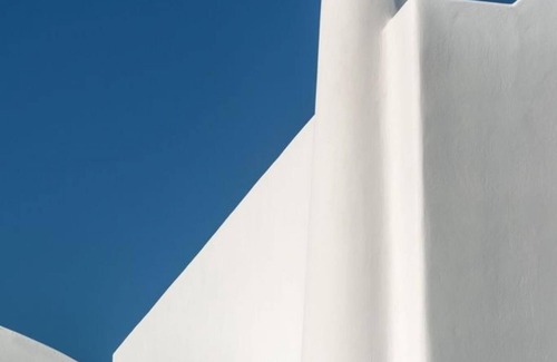 Pyrgos Apartment | Oceanfront Suite with Hot Tub - Ideal for Family Stays