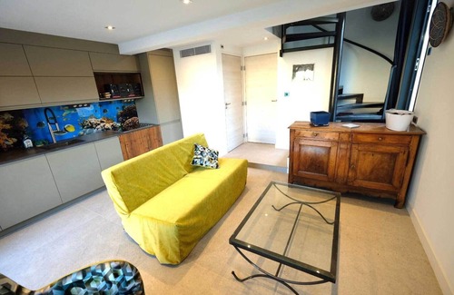 Cassis Villa | Splendid Suite with Oceanfront Views and Spa Amenities