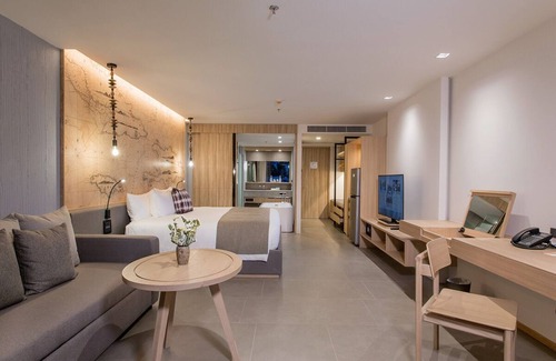 Khuekkhak Resort | Pool View Twin Room with Kitchen and Accessibility Features