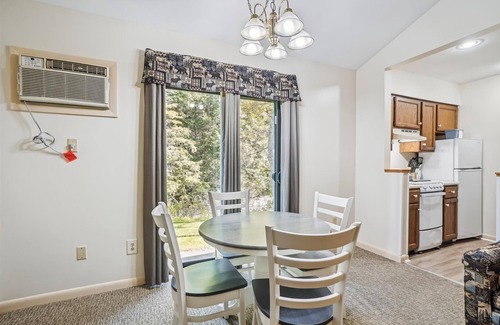 West Bridgewater Hotel | Exquisite Two Bedroom Suite with Pool & Family Amenities