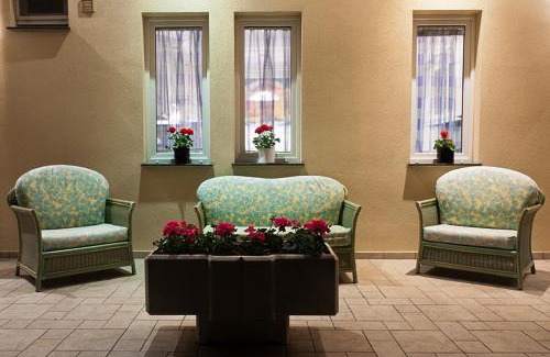 Sostogyogyfurdo Apartment | Cozy Deluxe Apartment with Kitchen & Pet-Friendly Amenities