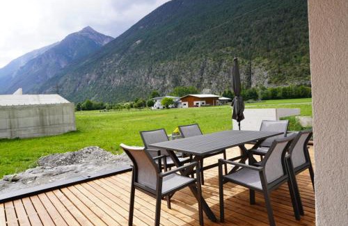 Imsterberg Apartment | Deluxefort: Ideal Retreat with Hot Tub & Sauna for 10 Guests