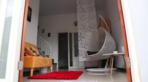 Oro Oro Ombo Villa | Indulge in Aesthetic Demara Villa with Pool & Family Fun