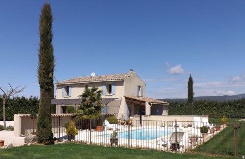 Oppede House | Elegant Demeure d'hôtes et Mas Maurice with Ocean Views