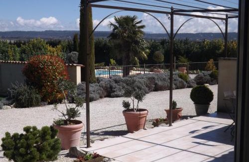 Oppede House | Elegant Demeure d'hôtes et Mas Maurice with Ocean Views