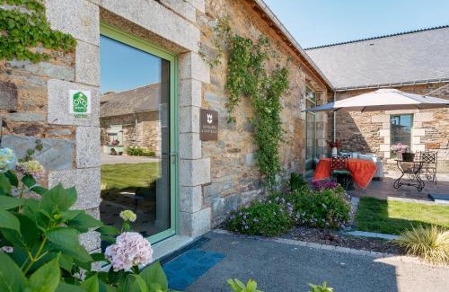 Neulliac Bed & Breakfast | Experience Demeures & Châteaux Le Clos Luly with Ocean Views
