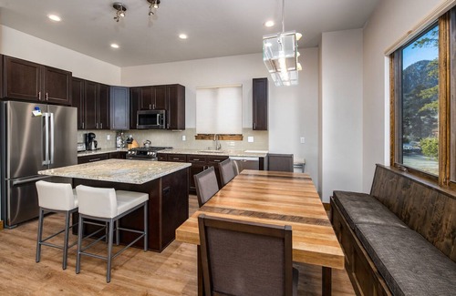 Frisco House | Downtown Frisco Chic: Deming Crossing Duplex with Breakfast