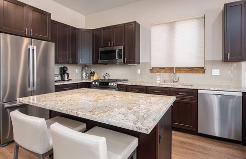 Frisco House | Downtown Frisco Chic: Deming Crossing Duplex with Breakfast