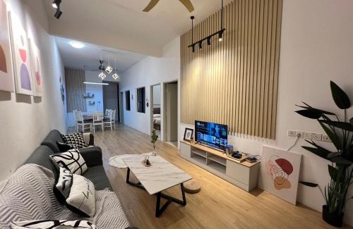 Pekan Melayu House | Family-Friendly DeMUJI Hotel: 4BR near ECM & KCM