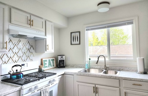 Sand Lake Apartment | Denali Luxe Studio: Your Gateway to Adventure and Relaxation