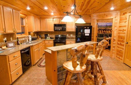 Broken Bow Cabin | Cozy Denali Private Cabin with Hot Tub & Xbox Fun Awaits