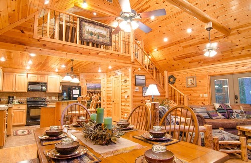 Broken Bow Cabin | Cozy Denali Private Cabin with Hot Tub & Xbox Fun Awaits
