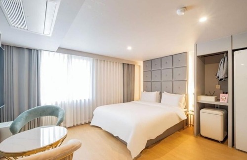 Masan Hotel | Cozy Stay at Valentine Motel with Breakfast & Family Amenities