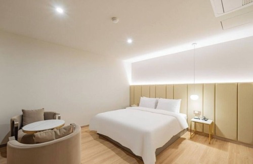 Masan Hotel | Cozy Stay at Valentine Motel with Breakfast & Family Amenities