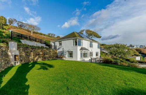 Trenance House | Family-Friendly Getaway at Dene Court with Pet Amenities