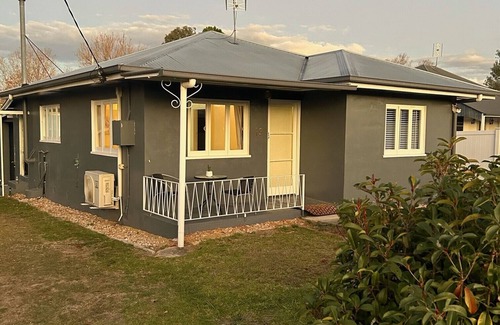 Stanthorpe Cottage | Family Retreat at Denham Cottage on Quart Pot Creek