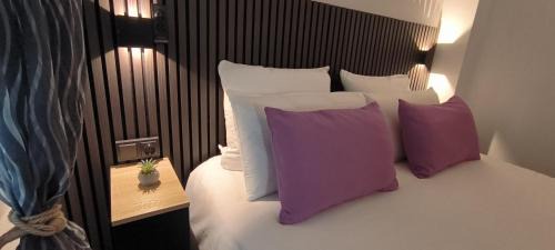 Les Deveses Apartment | Denia Beach Apartment with Private Garden & Pool Access