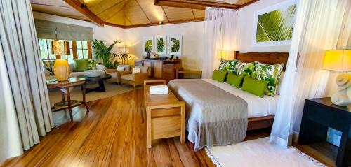 Denis Island Hotel | Discover Denis Private Island Seychelles with Ocean Views