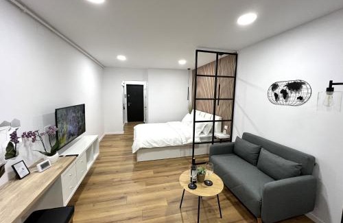Turda Apartment | Denis Studio: Guest Rated 9.8 & Perfect for Families