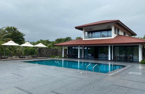 Kumta Resort | Gamyam Beach Resort: Oceanfront Oasis with Spa & Pool