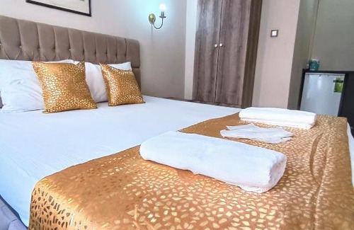 Taksim Apartment | Discover Deniz Suit Hotel Taksim: Pet-Friendly Retreat