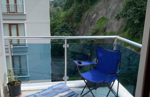 Cayeli Apartment | Oceanview Retreat with Breathtaking Mountain Vistas