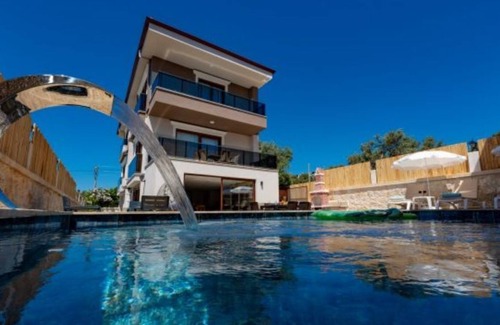 Demre Villa | Indulge in a Villa with Pool and Jacuzzi, Steps from the Sea