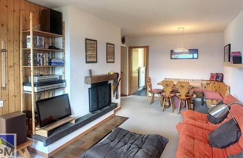 Leysin Apartment | Dents du Midi B56 3 rooms apartment up to 4 people (65m2) at second floor of an apartment house at a