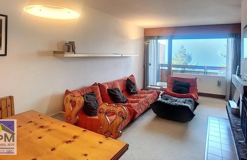 Leysin Apartment | Dents du Midi B56 3 rooms apartment up to 4 people (65m2) at second floor of an apartment house at a