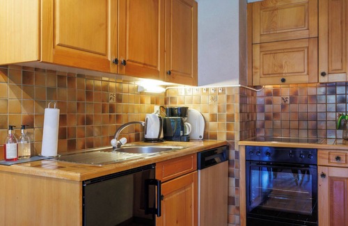 Noveli Apartment | Inviting Dents Rousses H2: Lakeside Retreat with Spa & Kitchen