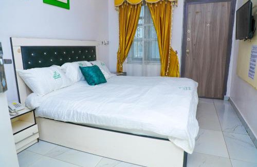 Ishara Hotel | Denver Luxury Suites, Sagamu