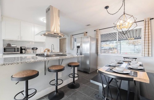 Dupont House | Elegant Denver Retreat with Firepit, Games & Fast Wifi