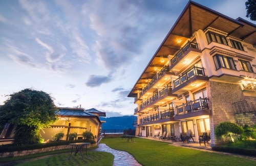 Gangtok Hotel | Denzong Regency: Mountain Retreat with Spa & Family Amenities