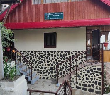 Shimla House | Guest Rated 10/10: Deodar Homestay Dakbangla-Kufri