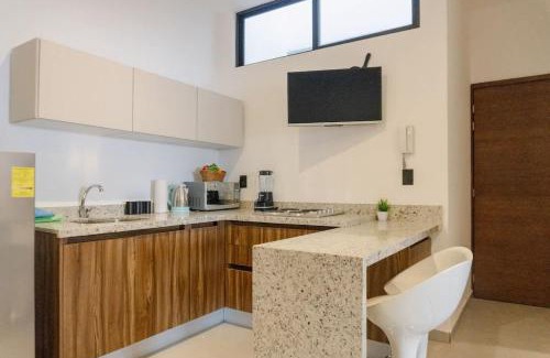 Las Gaviotas Apartment | Inviting Beachside Retreat with Pool - Maria Barbara